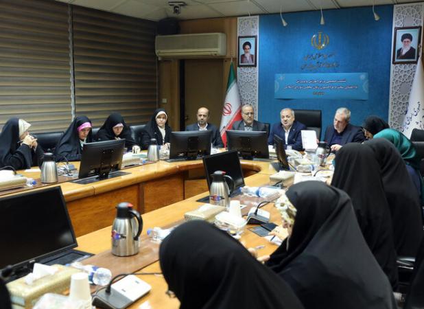 جزئیات نشست مشترک فراکسیون زنان مجلس و وزیر آموزش و پرورش