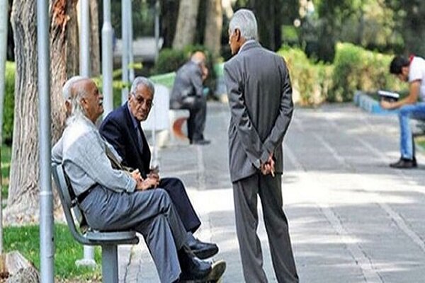 امضای قرارداد بیمه تکمیلی بازنشستگان کشوری به تعویق افتاد
