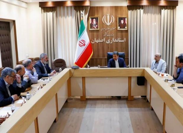 استاندار اصفهان: مشکلات پروژه‌های بنیاد تعاون وزارت دفاع تسهیل می شود