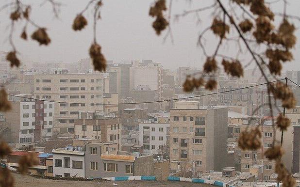افزایش غلظت آلاینده‌ها در همدان / بارش پراکنده باران