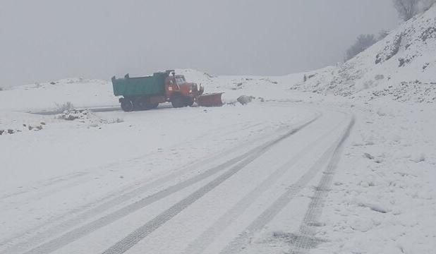 مدیریت بحران استانداری کرمان: بارش‌ها تاکنون خسارت جدی نداشته/ دو محور همچنان مسدود است