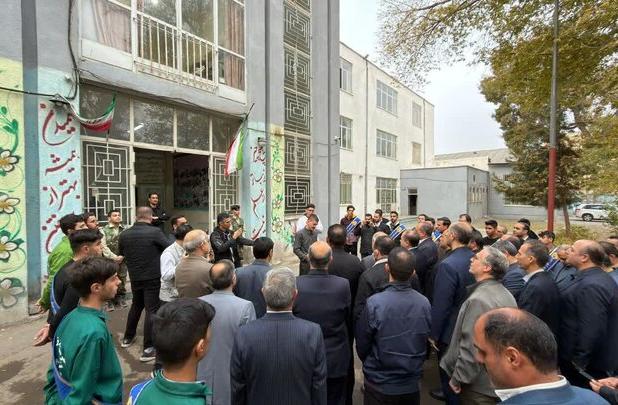 وزیر جهاد کشاورزی پس از سال‌ها دوباره به هنرستان کشاورزی تبریز رفت