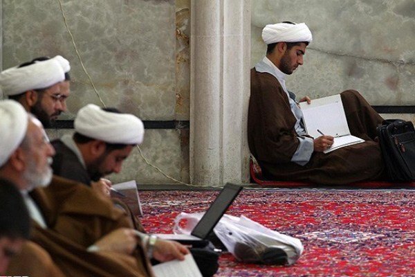 آغاز سلسله نشست‌های آموزشی پیشگیری از آسیب‌های اجتماعی برای طلاب وظیفه