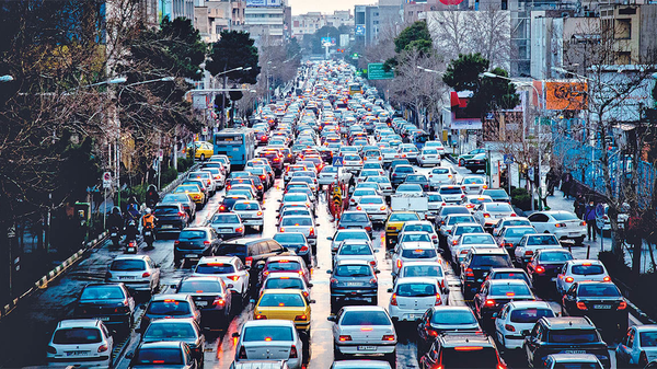 دود بنزین ارزان به چشم ترافیک تهران می‌رود