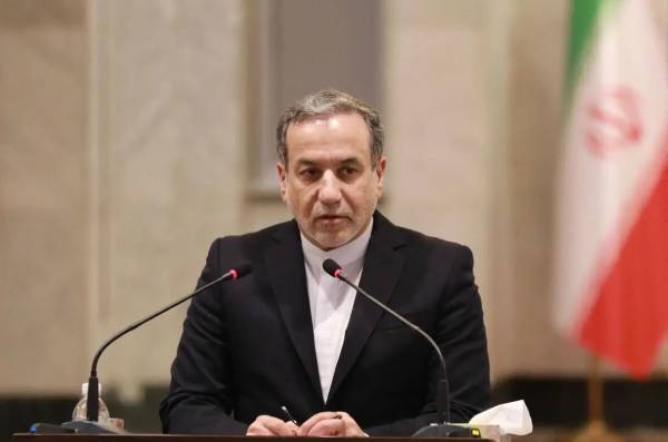 نطق توجه‌ برانگیز عراقچی در بدو ورود به ترکیه