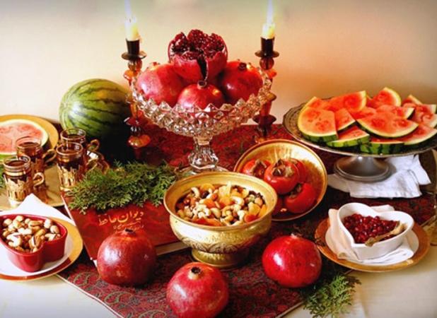 شب یلدا بشینیم خونه چیکار کنیم؟