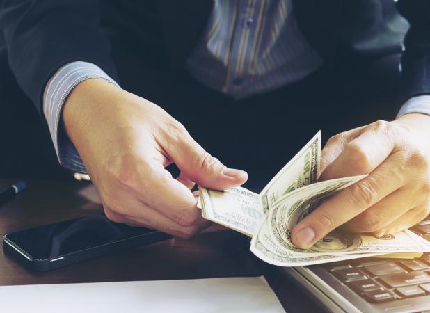 وزارت اقتصاد عامل تعیین صلاحیت واحدهای پولشویی