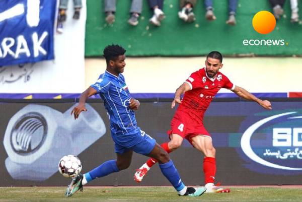 شکست فوتبال ایران در زمین افتضاح استادیوم اراک!