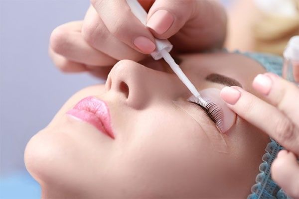 در دوره آموزش لیفت مژه چه چیزهایی یاد می گیریم؟