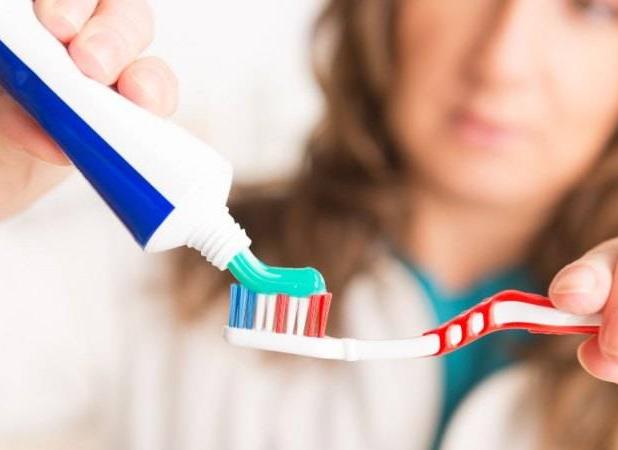 مسواک زدن و استفاده از نخ دندان عامل حفاظت در مقابل سکته مغزی