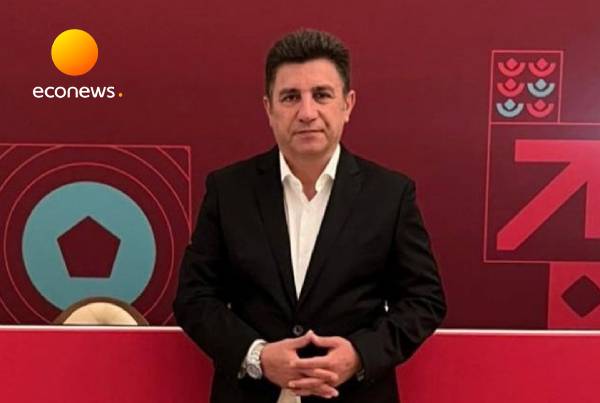 استقبال فیفا از ورود امیر قلعه‌نویی به واشنگتن