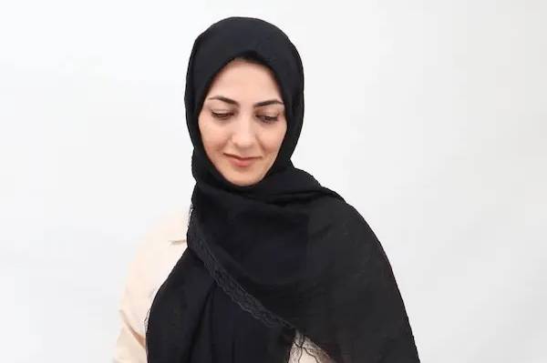 شال های مشکی محرم: انتخابی باوقار برای ایام عزاداری