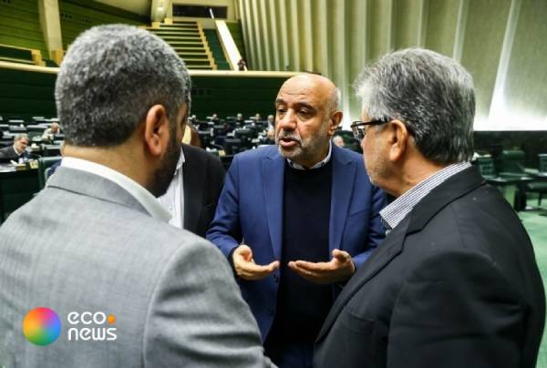 تاخیر پرحاشیه در روند بررسی لایحه بودجه 1405