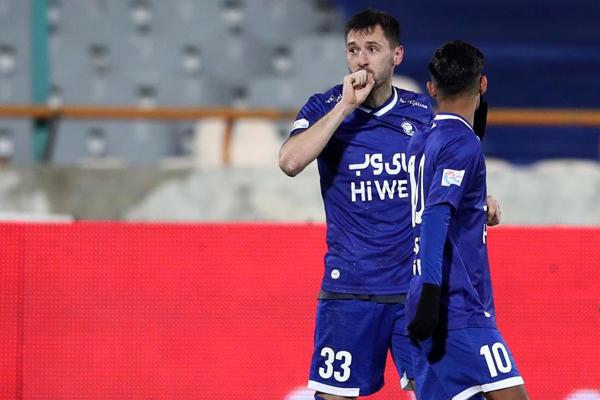 قرارداد «میلیچ» با استقلال تمدید شد