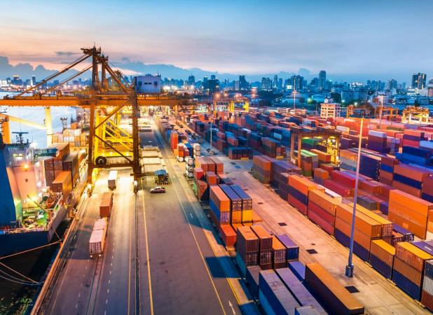 دلیلی بر عقب افتادن مناطق آزاد ایران از رقابت جهانی