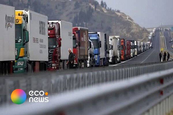 عامل اصلی معطلی کامیون‌ها در مرز آستارا چیست؟