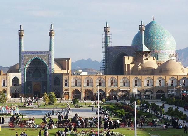 چالش هنر و معماری در مساجد معاصر استان اصفهان