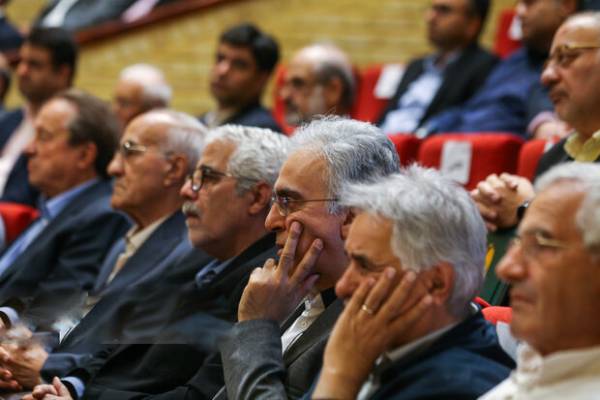 مفاخر و مشاهیر، ستونهای خیمه هر جامعه هستند