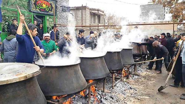 ۷۲ دیگ غذای نذری در شیراز پخت و توزیع می‌شود