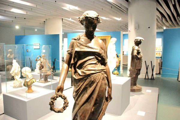 موزه دفینه،گنجینه ارزشمند بنیاد مستضعفان