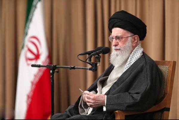 سینما، تلویزیون، رسانه؛ صدای پیشرفت ایران باشید