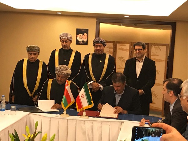 ایران و عمان موافقتنامه کشتیرانی تجاری دریایی امضا می‌کنند
