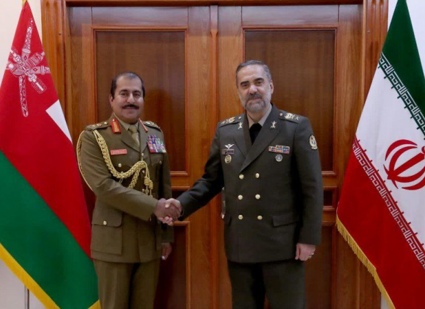 ایران آماده ارتقای سطح همکاری با عمان است
