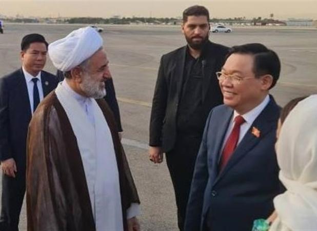 رئیس مجلس ویتنام و هیات پارلمانی همراه وارد ایران شد