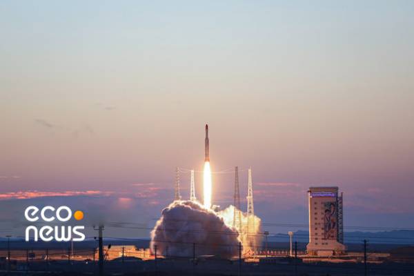 ساخت پرتابگر برای حمل موجود زنده به فضا