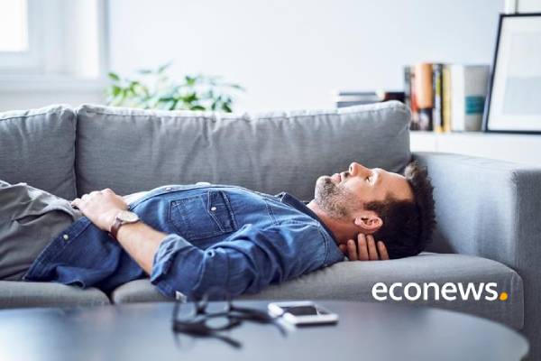 نظر کارشناسان درباره تأثیر چرت زدن بر سلامتی