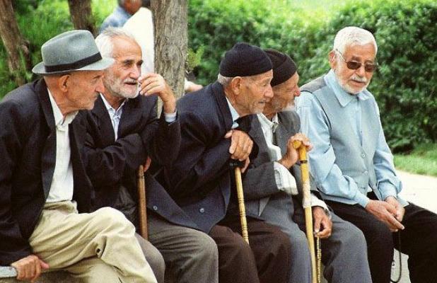 سن امید به زندگی در ایرانی‌ها چقدر است؟
