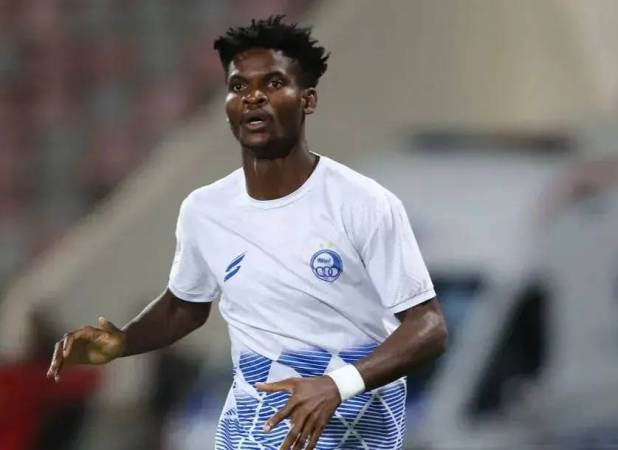 جدایی ستاره خارجی آبی‌ها قطعی شد