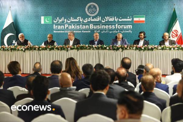 نشست قالیباف با فعالان اقتصادی پاکستان و ایران