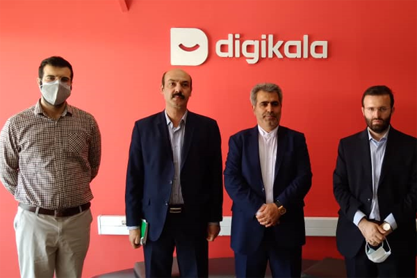 بازدید دکتر تقوا منش از مرکز پردازش دانش دیجی کالا