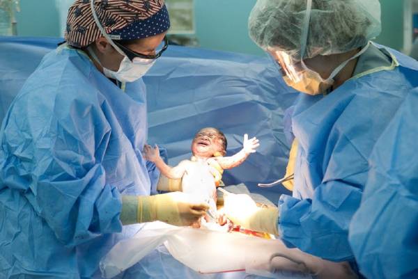 واقعیت زایمان در بیمارستان‌های دولتی و خصوصی