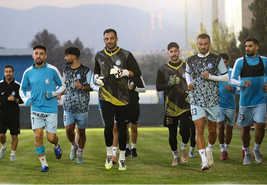 بازگشت غیرمنتظره یک ستاره به استقلال+عکس