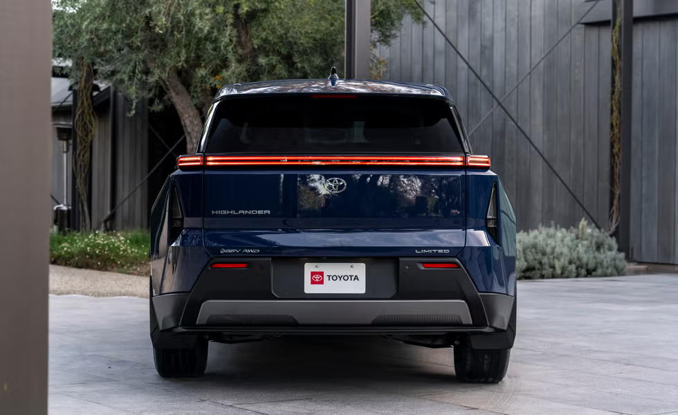 تویوتا هایلندر 2027 معرفی شد +مشخصات و تصاویر