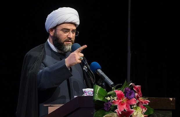لزوم تحول درساختارها و سیاستهای جشنوارههای فجر لزوم تحول درساختارها و سیاستهای جشنوارههای فجر