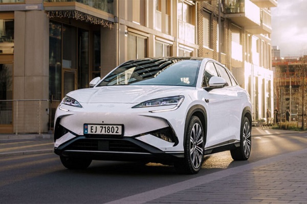 سیستم رانندگی خودکار چشم خدا چگونه کار می‌کند؟