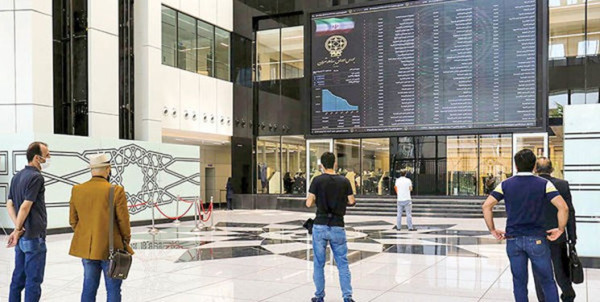 تقابل سهمهای ریالی و دلاری در بورس ادامه دارد
