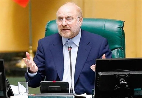 جانبازان شهدای زنده انقلاب و دوران دفاع مقدس هستند