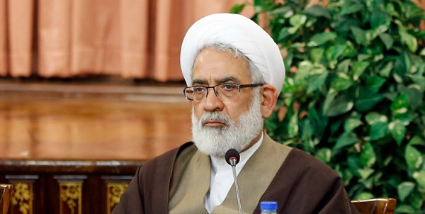 دشمن با همه توان به جنگ اقتصادی با ایران آمده است
