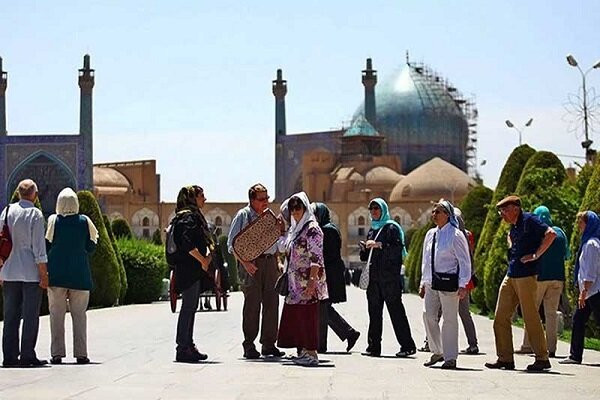 715 هزار گردشگر خارجی به ایران آمدند
