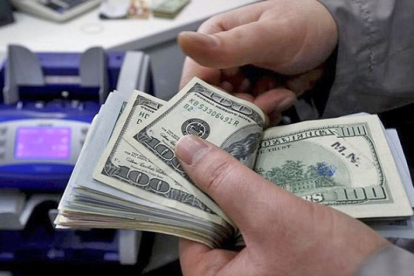 پیشبینی ثبات نرخ ارز با چهار پارامتر اقتصادی