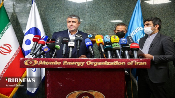 انحراف در برنامه هستهای کشورمان نیست