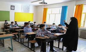 واکنش جالب دانش‌آموزان به حضور در مدرسه + فیلم