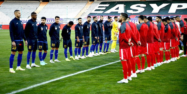 رقابت شانه به شانه استقلال و پرسپولیس قشنگ است