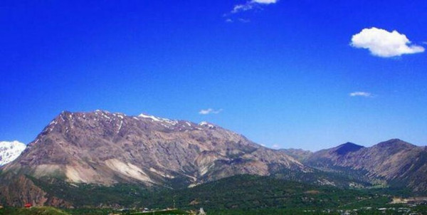 مشقت گردشگران درشهر توریستی سیسخت
