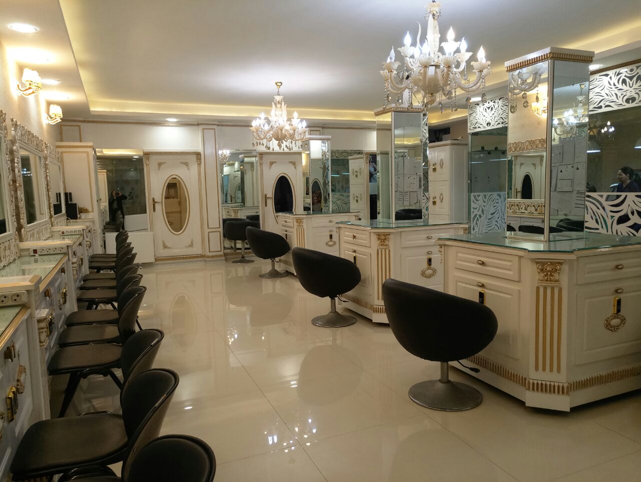 آموزشگاه آرایشگری زنانه آموزشگاه آرایشگری زنانه