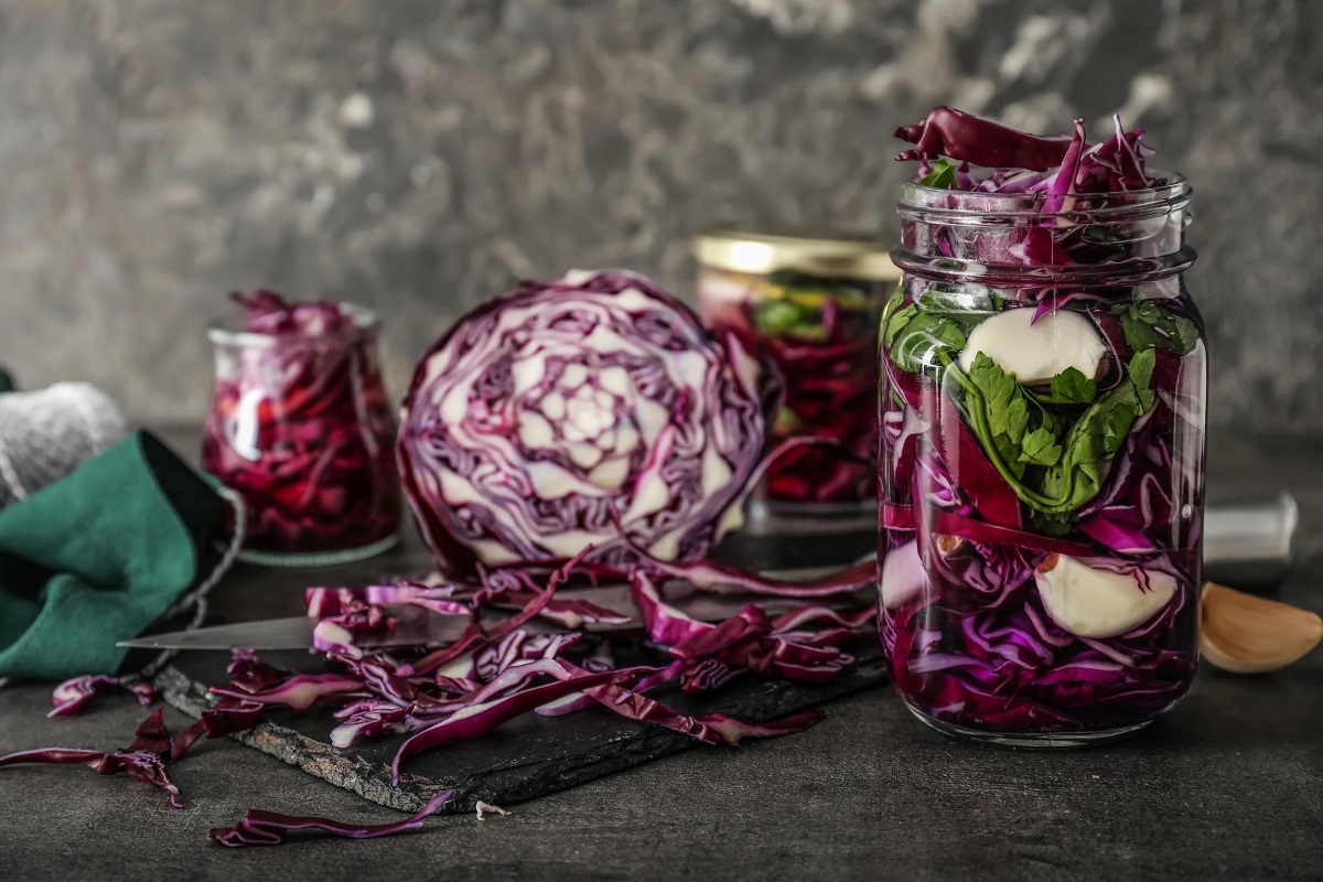 با کلم ترش سیستم گوارش خود را تقویت کنید